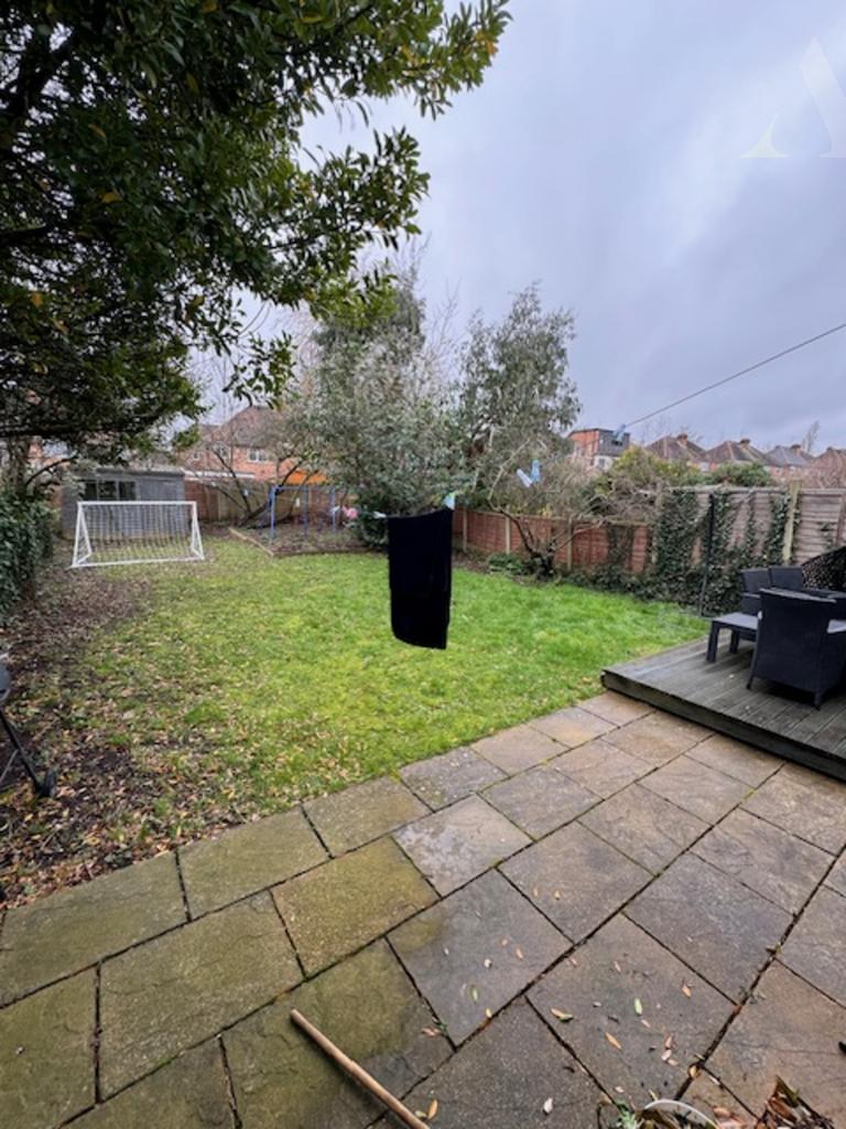 129 Barrows Lane garden