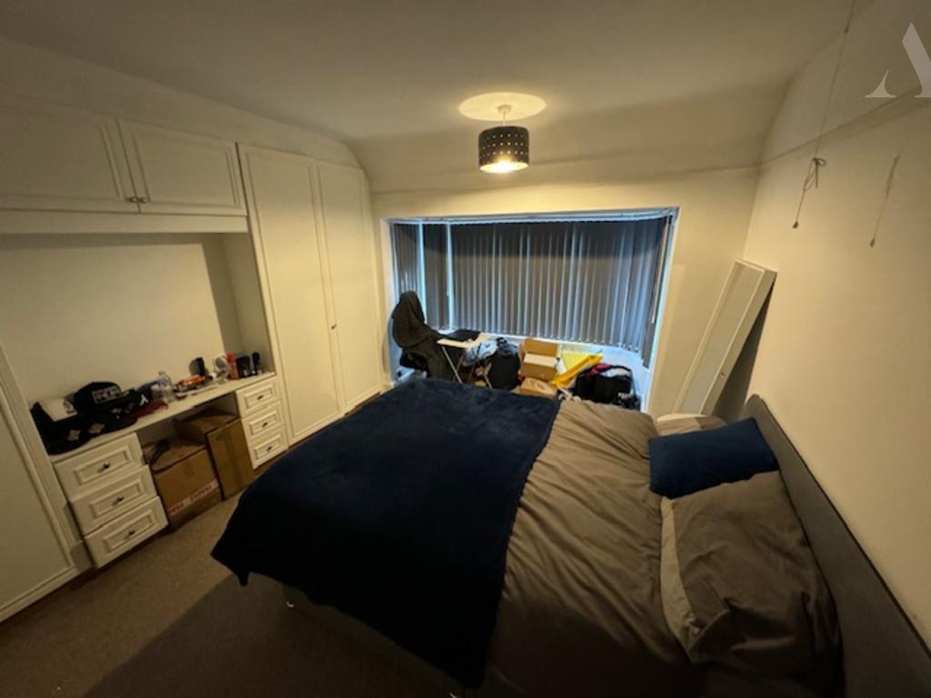 129 Barrows Lane bedroom 1