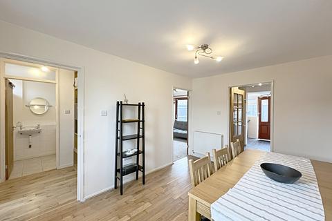 2 Mourne Close, Basingstoke, RG22 5BD