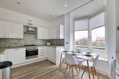 3 bedroom duplex to rent - Clifton Drive, Lytham St Annes