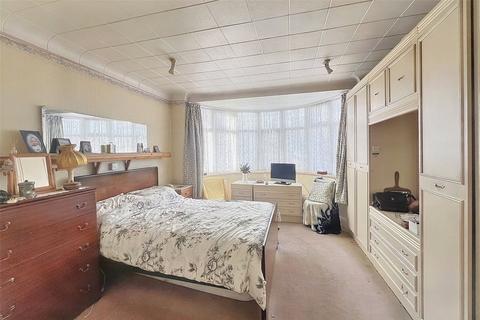 2 bedroom bungalow for sale, Willoughby Avenue, Beddington, CR0