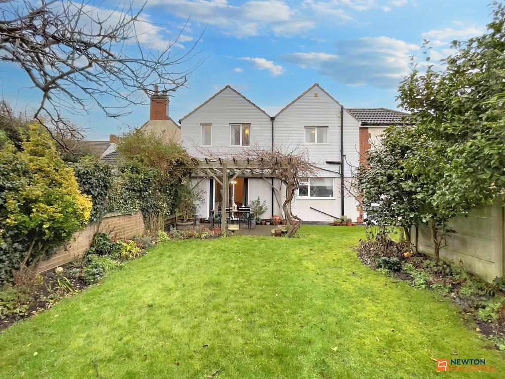 Newbold Road, Barlestone, CV13 5 bed semidetached house £360,000