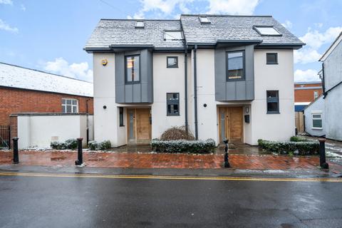 4 bedroom semi-detached house to rent - Culverden Down, Tunbridge Wells