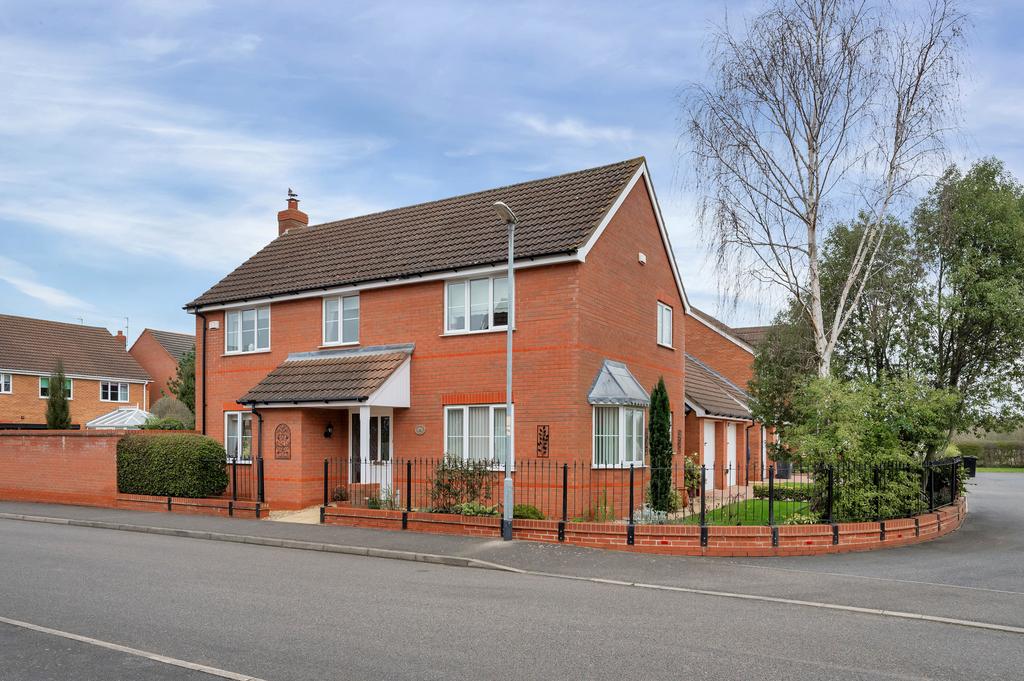 Walsingham Drive, Corby Glen, Grantham, NG33 4 bed detached house for