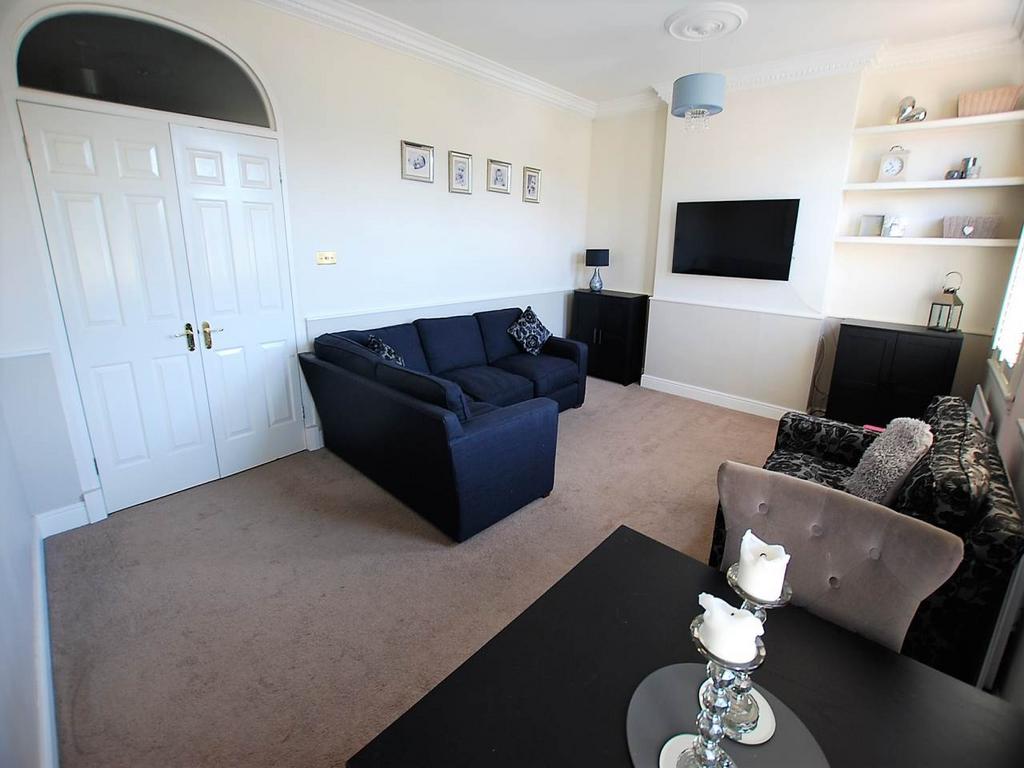 Lounge 2