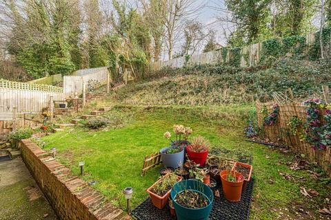 18 Birch Way, Chesham, HP5 3JL
