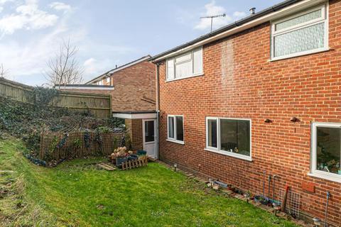 18 Birch Way, Chesham, HP5 3JL
