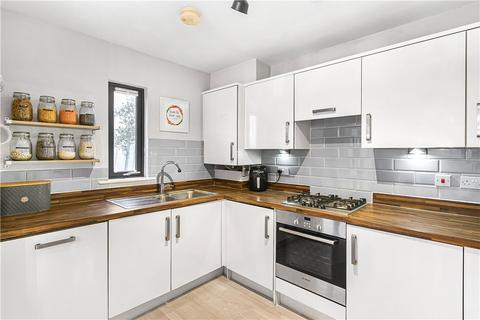 1d Rowan Road, London, SW16 5FQ