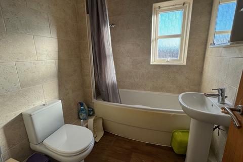 2 bedroom flat for sale, Coachmans Yard, Glastonbury, Somerset