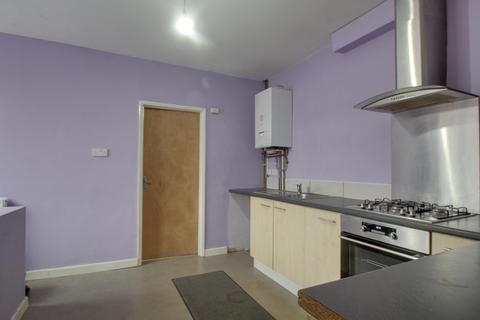 2 bedroom maisonette to rent, Wolverhampton Street, Dudley
