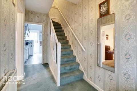 15 Guildsway, London, E17 5JA