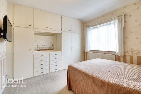 15 Guildsway, London, E17 5JA