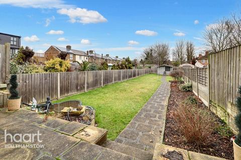 15 Guildsway, London, E17 5JA