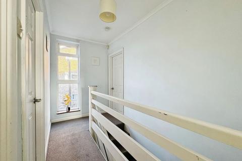 3 bedroom semi-detached house for sale - Maple Close, London SW4