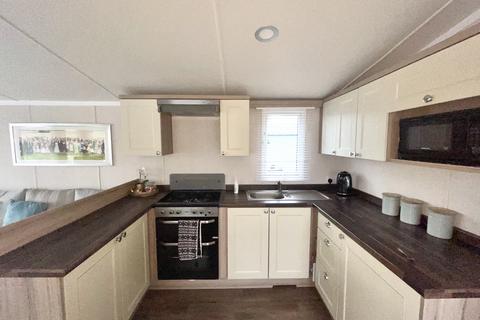 2 bedroom holiday park home for sale, Warwick Road, Stratford-upon-Avon CV37