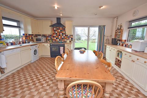 5 bedroom detached house for sale, Main Road, Ipswich IP9