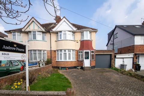 11 Newnham Avenue, Ruislip, HA4 9RW