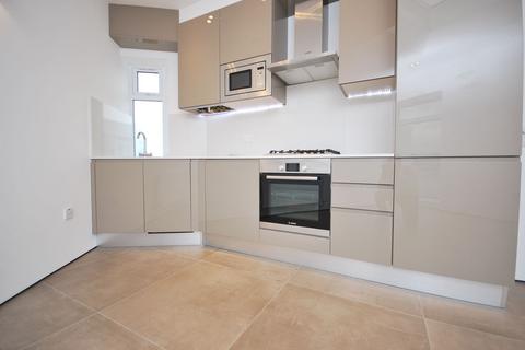 1 bedroom flat for sale, Grosvenor Court, Hale Lane,NW7