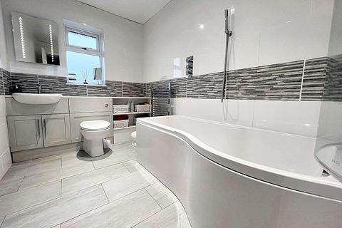 30 Bytham Heights, Castle Bytham, Grantham, NG33 4ST