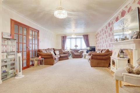 4 bedroom detached house for sale, Papenburg Road, Canvey Island, SS8