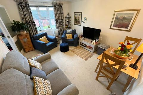 2 bedroom flat for sale, Bramley Close, Ledbury