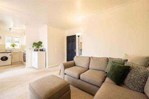 2 bedroom flat for sale, Rostron Close, Southampton SO18