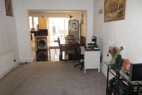3 bedroom terraced house for sale, Stratford Road, Southall UB2