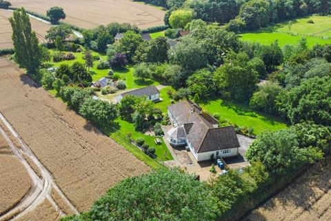 6 bedroom detached bungalow for sale, Ipswich IP8