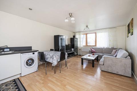 2 bedroom flat for sale, Bray Court, Meath Crescent, Bethnal Green, London, E2