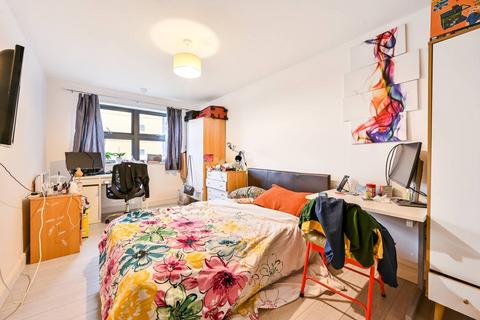 128 Maltings Close, London, E3 3TD