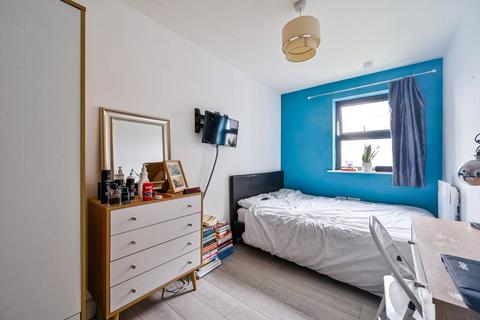 128 Maltings Close, London, E3 3TD