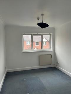 2 bedroom flat to rent - Police Station Road, West Malling