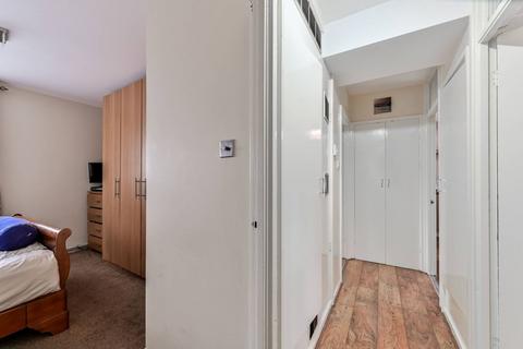 1 bedroom flat for sale, Hoe Street, Walthamstow, London, E17