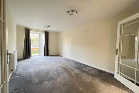 1 bedroom apartment for sale, 12 De Clare Lodge, Cowbridge, The Vale of Glamorgan CF71 7FR