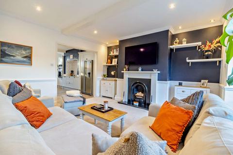 5 Blenheim Square, Leeds, LS2 9AR