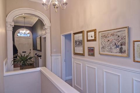 5 Blenheim Square, Leeds, LS2 9AR