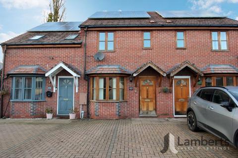 2 bedroom terraced house for sale, High Street, Studley