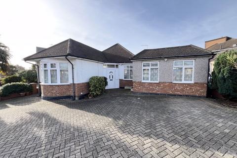 3 bedroom detached house for sale, Glengall Road, Edgware