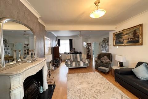 3 bedroom detached house for sale, Glengall Road, Edgware
