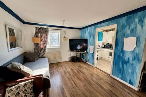 2 bedroom flat for sale, Field Mead, Mill Hill