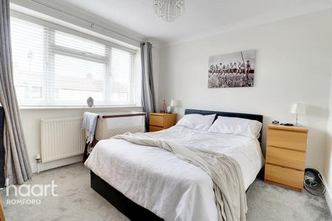 39a Richards Avenue, Romford, RM7 9ES