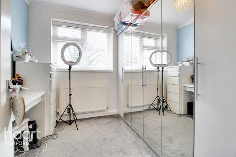 39a Richards Avenue, Romford, RM7 9ES