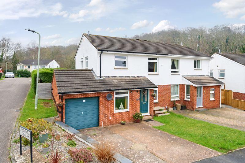 Queensland Drive, Exeter 4 bed semidetached house for sale £400,000