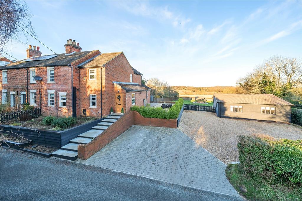 Hills End, Eversholt, Bedfordshire, MK17 5 bed semidetached house for