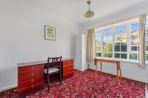 2 bedroom ground floor flat for sale, Dallas Road, Sutton