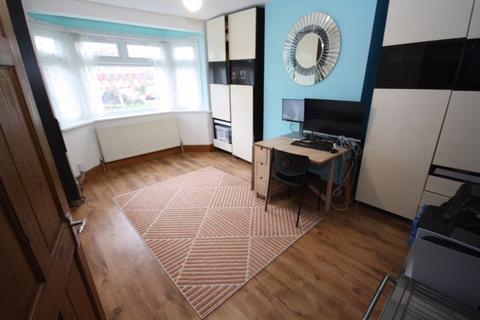 2 bedroom maisonette for sale, Millway Gardens, Northolt