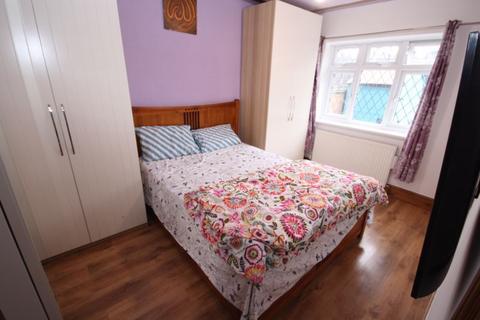 2 bedroom maisonette for sale, Millway Gardens, Northolt