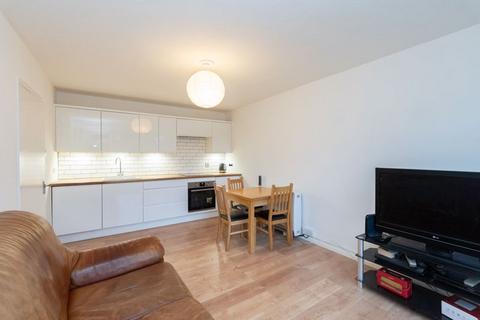 58 Westmoreland Drive, Sutton, SM2 6AB