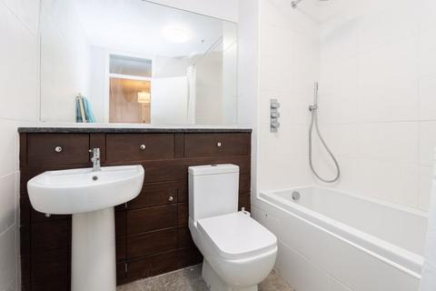 58 Westmoreland Drive, Sutton, SM2 6AB