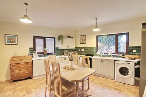 3 bedroom end of terrace house for sale, Vicars Hall Lane, Manchester M28
